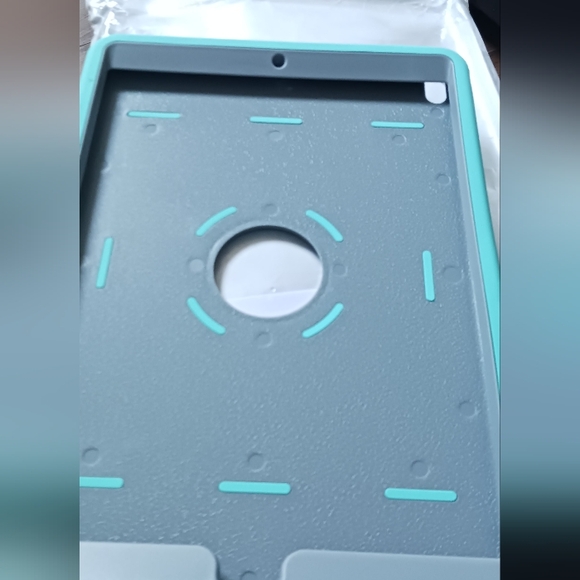 Pixiu Ipad Pro 10.5" Highly Defensive Case Heavy Rubberized.Adjustable Stand - Picture 4 of 6